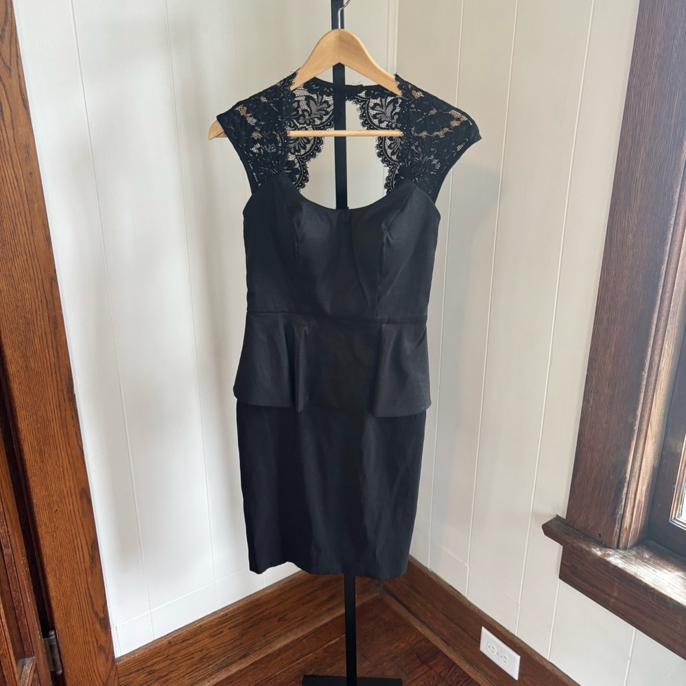 Xscape Women’s 4 Black Sweetheart Lace Yoke Wednesday Prom Peplum Pencil Dress